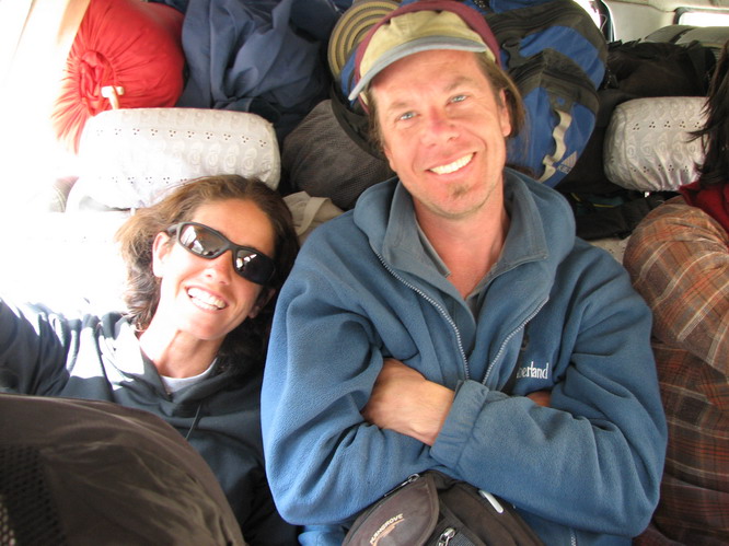 Kerri and Ray relaxing on the way back to Lhasa.